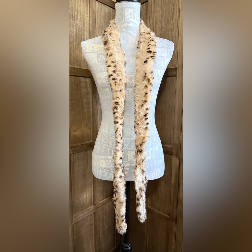Leopard Print Faux Fur Scarf/Boa.